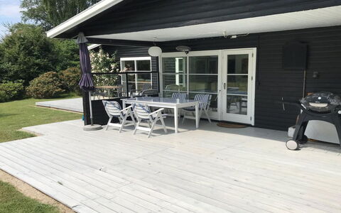 Henryk - 500M from the Sea: Bois, Chalet, Dur, Planche, Tache De Bois, Batiments Jardin, Conception, Cour, Cabane En Rondins, Arrière-Cour