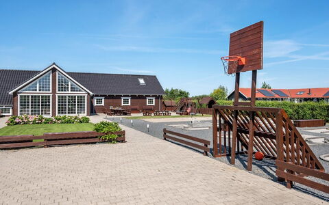 Emelita - 900M from the Sea: Blanc, Pente, Carte