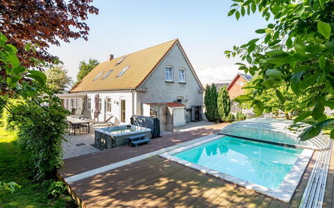 Thorward - 1.5Km from the Sea: Toit, Domicile, Porte, Chalet, Ombre, Siding, Cour, Biens, Arrière-Cour