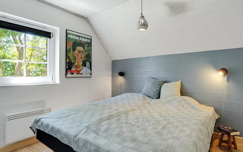 Taralyn - 1.3Km from the Sea: Bois, Chambre, Sol, Design Intérieur, Sol, Plafond, Lit, Literie, Drap De Lit, Cadre De Lit