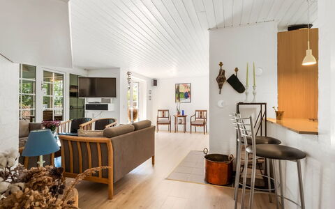 Taralyn - 1.3Km from the Sea: Meubles, Design Intérieur, Appartement, Sol, Sol, Table, Chaise, Salon, Pièce, Domicile