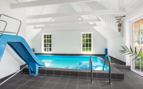 Taralyn - 1.3Km from the Sea: Meubles, Design Intérieur, Appartement, Sol, Sol, Table, Chaise, Salon, Pièce, Domicile