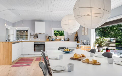 Erke - 370M from the Sea: Design Intérieur, Sol, Meubles, Luminaire, Plafond, Bois, Sol, Cuisine, Éclairage, Parquet