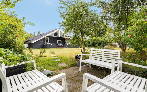 Zelda - 300M from the Sea: Bois, Tache De Bois, Planche, Dur, Chalet, Plate-Forme, Siding, Ombre, Parquet, Batiments Jardin