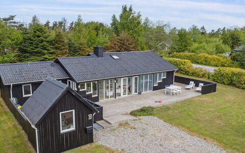 Hallveig - 1.1Km from the Sea: Toit, Domicile, Porte, Chalet, Ombre, Siding, Cour, Biens, Arrière-Cour
