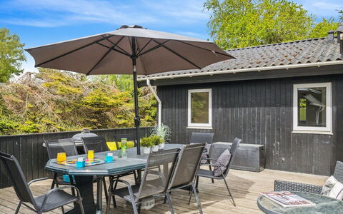 Hallveig - 1.1Km from the Sea: Toit, Domicile, Porte, Chalet, Ombre, Siding, Cour, Biens, Arrière-Cour