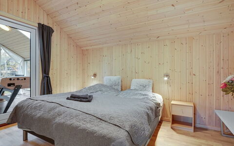 Hegge - 300M from the Sea: Design Intérieur, Bois, Plafond, Sol, Meubles, Chambre, Sol, Lit, Parquet, Pièce