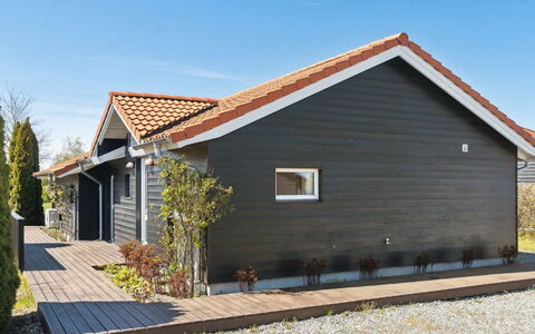 Florentin - 1Km from the Sea: Toit, Lot Terre, Chalet, Domicile, Zone Rurale, Cabanon, Siding, Batiments Jardin, Cabane En Rondins, Cabane