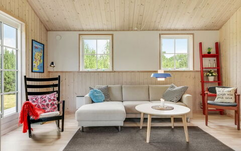 Finwith - 1.5Km from the Sea: Meubles, Design Intérieur, Sol, Sol, Bois, Canapé, Salon, Domicile, Pièce, Table
