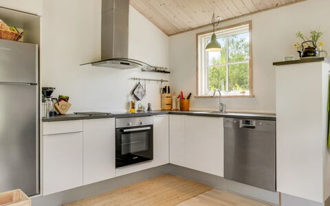 Finwith - 1.5Km from the Sea: Sol, Design Intérieur, Bois, Cuisine, Comptoir, Appareil De Cuisine, Plafond, Principaux Appliance, Sol, Meubles