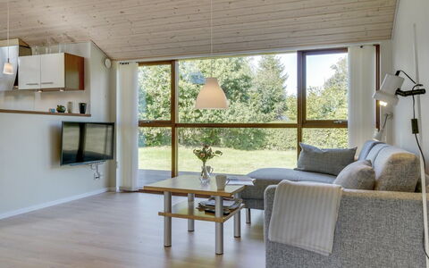 Biaver - 350M from the Sea: Meubles, Design Intérieur, Sol, Sol, Bois, Plafond, Canapé, Pièce, Luminaire, Salon
