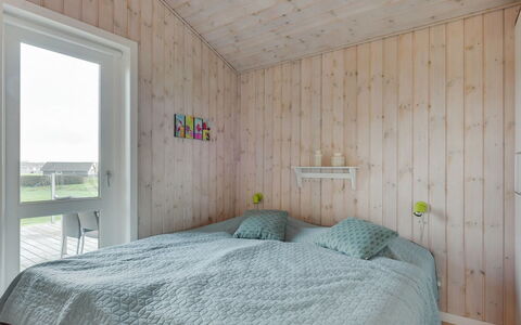 Naia - 200M from the Sea: Bois, Sol, Chambre, Sol, Plafond, Design Intérieur, Lit, Drap De Lit, Literie, Pièce