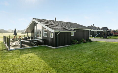 Naia - 200M from the Sea: Maison, Toit, Domicile, Architecture, Chalet, Biens, Siding, Cour, Porche, Batiments Jardin
