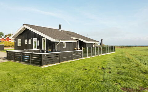 Naia - 200M from the Sea: Maison, Toit, Architecture, Domicile, Porche, Chalet, Ombre, Siding, Biens, Cour