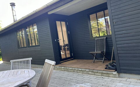 Ady - 150M from the Sea: Bois, Siding, Domicile, Porte, Chalet, Batiments Jardin, Dur, Arrière-Cour, Cour, Tache De Bois