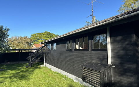 Ady - 150M from the Sea: Bois, Siding, Maison, Domicile, Chalet, Porte, Arrière-Cour, Dur, Ombre, Planche