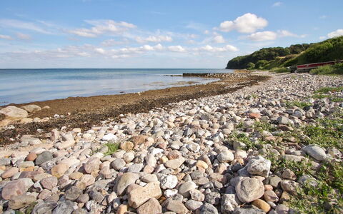 Ady - 150M from the Sea: Toit, Maison, Lot Terre, Domicile, Chalet, Biens, Batiments Jardin, Ombre, Cabane En Rondins, Aménagement Paysager