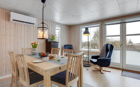Leefke - 300M from the Sea: Meubles, Design Intérieur, Luminaire, Sol, Bois, Plafond, Sol, Salle À Manger, Lustre, Table