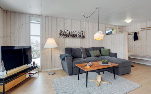 Leefke - 300M from the Sea: Meubles, Bois, Design Intérieur, Sol, Plafond, Luminaire, Sol, Salon, Canapé, Pièce
