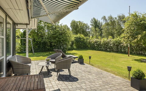 Leefke - 300M from the Sea: Meubles, Mobilier De Jardin, Chaise, Ombre, Arbuste, Tableau De Plein Air, Jardin, Lot Terre, Domicile