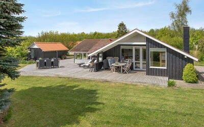 Christel - 500M from the Sea