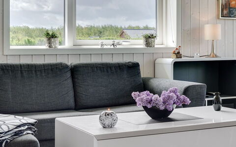 Gustava - 700M from the Sea: Meubles, Design Intérieur, Sol, Sol, Salon, Table, Canapé, Pot De Fleur, Plante D'Appartement