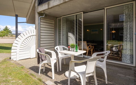 Ama - 100M from the Sea: Sol, Sol, Plafond, Design Intérieur, Comptoir, Cuisine, Cabinetry, Pièce, Principaux Appliance, Luminaire