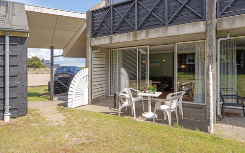 Ama - 100M from the Sea: Sol, Sol, Plafond, Design Intérieur, Comptoir, Cuisine, Cabinetry, Pièce, Principaux Appliance, Luminaire