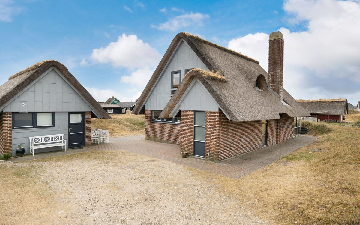 Anselmi - 450M from the Sea