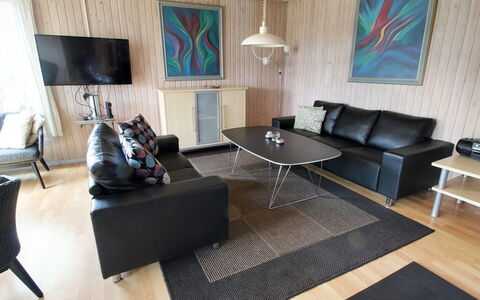 Svanhild - 1.2Km from the Sea: 
