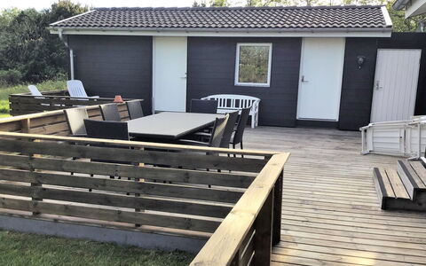 Friedeborg - 1Km from the Sea: Arbuste, Design Urbain, Couverture De Sol, Brique, Appartement, Biens, Brickwork, Balcon, Aménagement Paysager