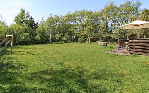 Nielsine - 1.5Km from the Sea: Herbe, Prairie, Lot Terre, Jardin, Plaine, Pelouse, Ombre, Prairie, Arrière-Cour