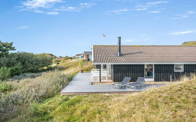 Edvardine - 400M from the Sea
