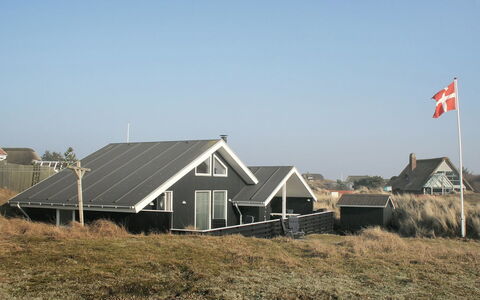 Aska - 400M from the Sea: Toit, Maison, Domicile, Chalet, Siding, Biens, Ferme, Allée, Énergie Solaire