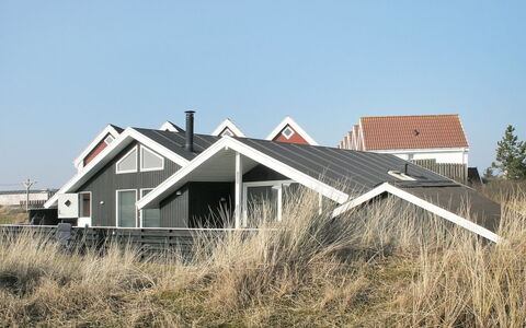 Aska - 400M from the Sea: Toit, Architecture, Domicile, Maison, Chalet, Siding, Biens, Daylighting, Ferme