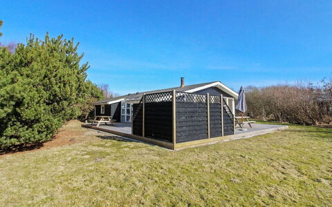 Andine - 1.2Km from the Sea: Arbuste, Design Urbain, Couverture De Sol, Brique, Appartement, Biens, Brickwork, Balcon, Aménagement Paysager