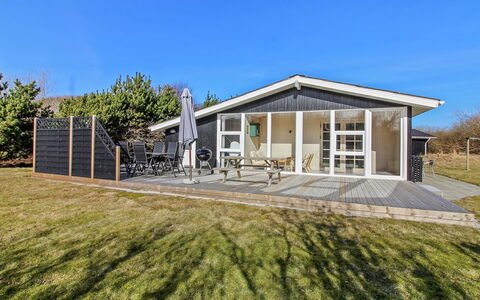 Andine - 1.2Km from the Sea: Arbuste, Design Urbain, Couverture De Sol, Brique, Appartement, Biens, Brickwork, Balcon, Aménagement Paysager