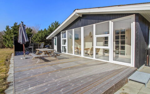 Andine - 1.2Km from the Sea: Arbuste, Design Urbain, Couverture De Sol, Brique, Appartement, Biens, Brickwork, Balcon, Aménagement Paysager