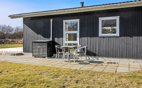 Andine - 1.2Km from the Sea: Arbuste, Design Urbain, Couverture De Sol, Brique, Appartement, Biens, Brickwork, Balcon, Aménagement Paysager