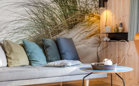 Solvey - 2Km from the Sea: Meubles, Mobilier De Jardin, Vaisselle, Table, Drinkware, Chaise, Tableau De Plein Air, Aliments, Bouteille