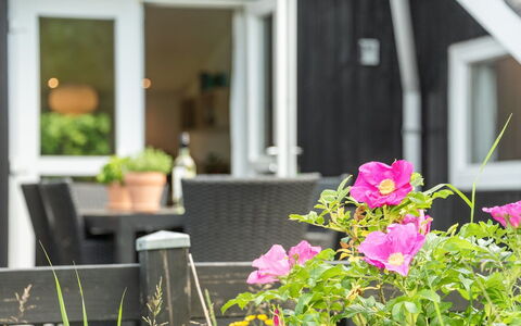 Doria - 2Km from the Sea: Maison, Domicile, Toit, Zone Résidentielle, Chalet, Biens, Ferme, Pelouse, Aménagement Paysager, Siding