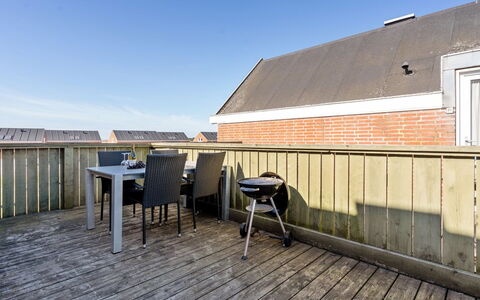 Iohannes - 2.3Km from the Sea: Toit, Chalet, Domicile, Ombre, Siding, Ferme, Porche, Structure En Plein Air, Batiments Jardin