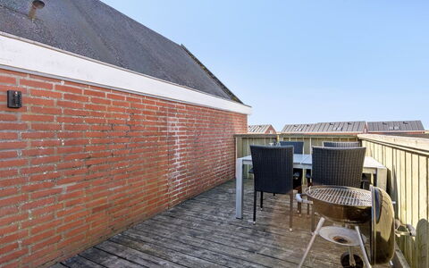 Iohannes - 2.3Km from the Sea: Toit, Chalet, Domicile, Ombre, Siding, Ferme, Porche, Structure En Plein Air, Batiments Jardin