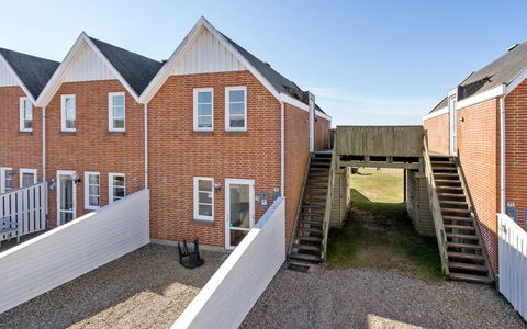 Iohannes - 2.3Km from the Sea: Toit, Chalet, Domicile, Ombre, Siding, Ferme, Porche, Structure En Plein Air, Batiments Jardin