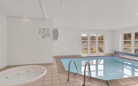 Henrike - 3.3Km from the Sea: Appartement, Ombre, Balcon, Chaise, Clôture, Mobilier De Jardin, Aluminium, Gazon Artificiel