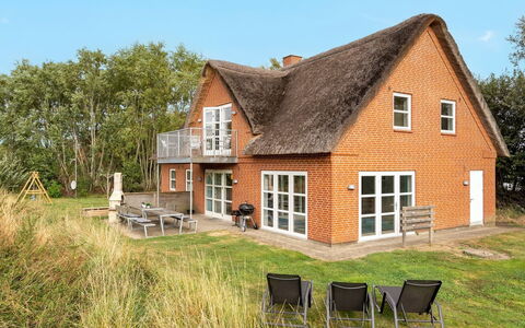 Henrike - 3.3Km from the Sea: Appartement, Ombre, Balcon, Chaise, Clôture, Mobilier De Jardin, Aluminium, Gazon Artificiel
