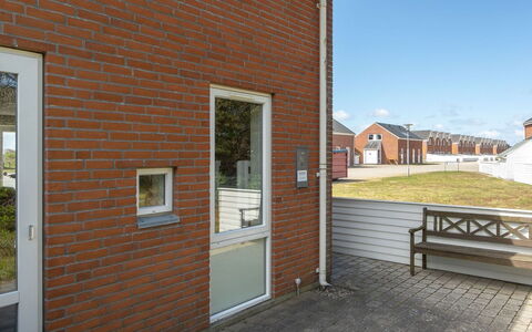 Anouk - 1.7Km from the Sea: 