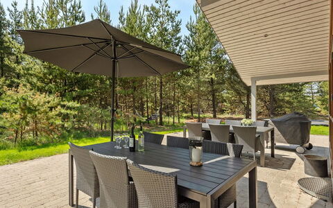 Jonas - 2.4Km from the Sea: Meubles, Mobilier De Jardin, Chaise, Table, Tableau De Plein Air, Ombre, Table Cuisine Et Salle A Manger, Patio, Jardin, Structure En Plein Air