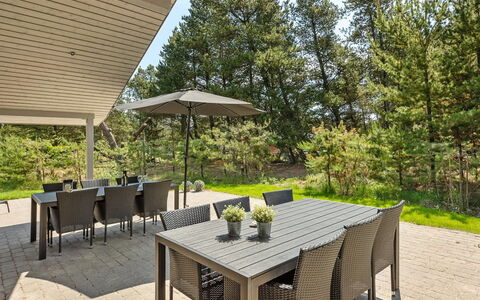 Jonas - 2.4Km from the Sea: Maison, Domicile, Toit, Chalet, Arbuste, Siding, Porte, Jardin, Ferme