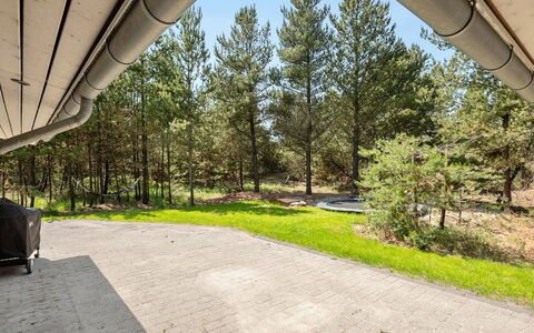 Jonas - 2.4Km from the Sea: Maison, Domicile, Toit, Chalet, Arbuste, Siding, Porte, Jardin, Ferme